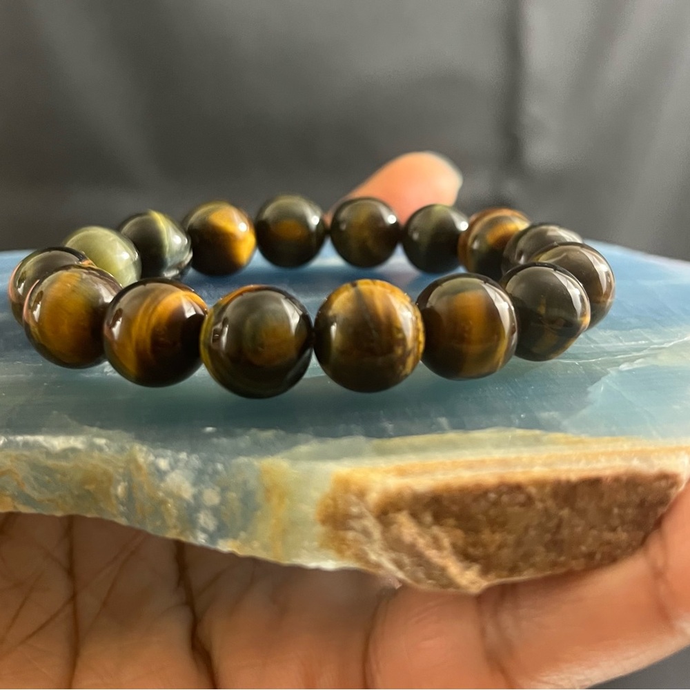 Men’s BlueTiger Eye Beaded Bracelet - Picture 2 of 2